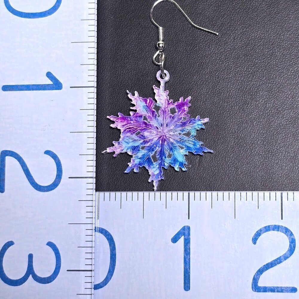 2/$15 Snowflake Dangle Earrings (NWOT) - Picture 4 of 4